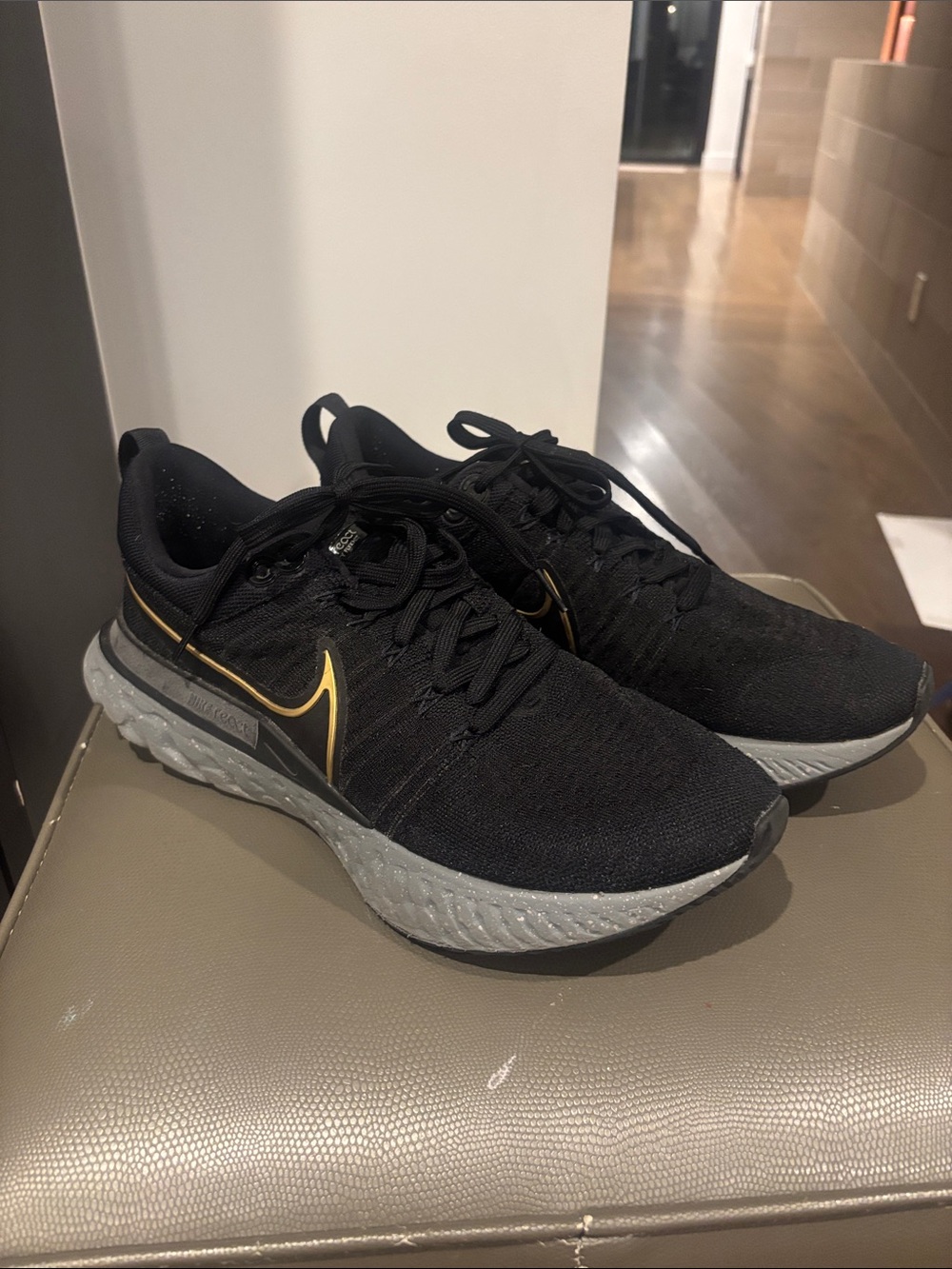 Nike Men’s 11.5 React Infinity Flyknit Black Running Shoes with Gold Swoosh